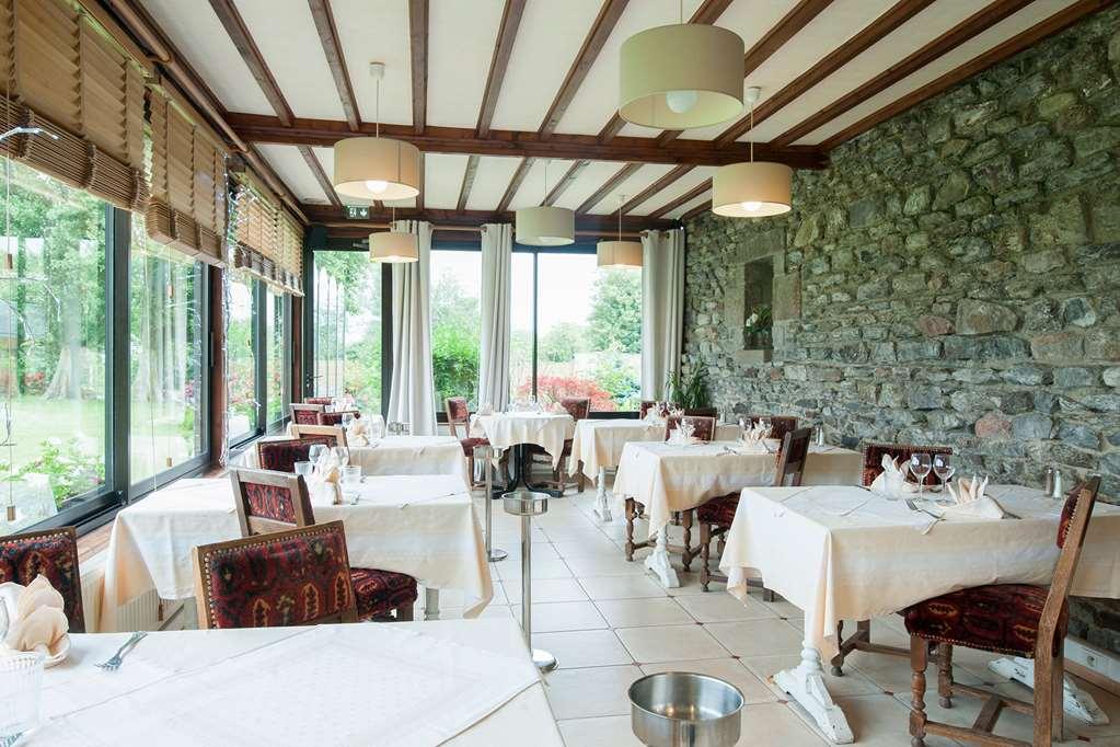 Manoir De La Roche Torin, The Originals Relais Hotel Courtils Restoran gambar
